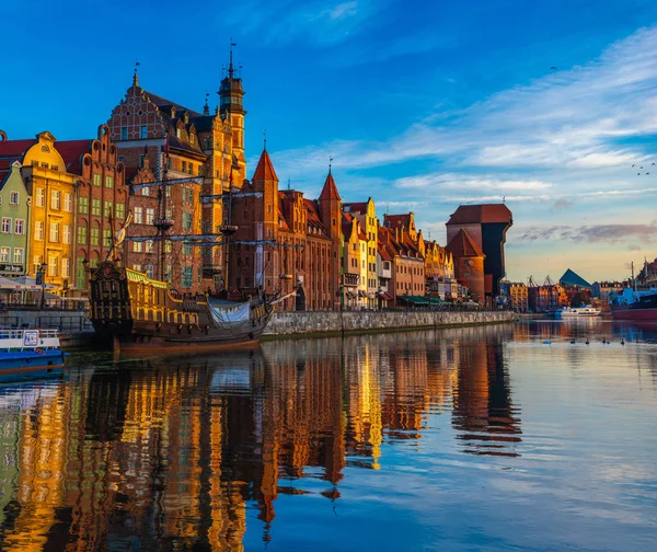 Panoramatický Pohled Starého Města Gdask Při Západu Slunce — Stock fotografie