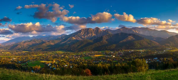 Pięknych Górskich Krajobrazów Świetle Ustawienie Słońca Tatry Polska — Zdjęcie stockowe