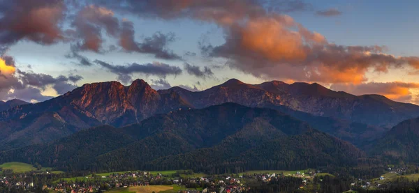 Bela Paisagem Montanhosa Luz Pôr Sol Montanhas Tatra Polónia — Fotografia de Stock