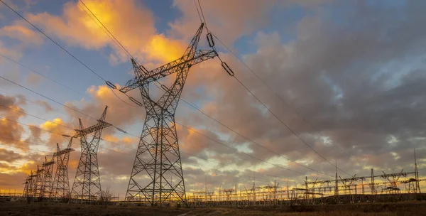 High Voltage Power Lines Sunset Electricity Distribution Station — Stock Photo, Image