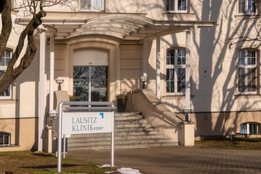 Lausitz, Almanya - Şubat 2019: Almanya sınırına yakın Lausitz Forst klinikte 