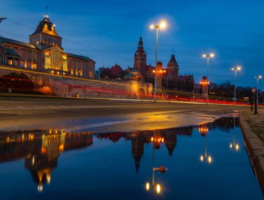 Yansıma ıslak yolda şekillendirme Szczecin anıtlar