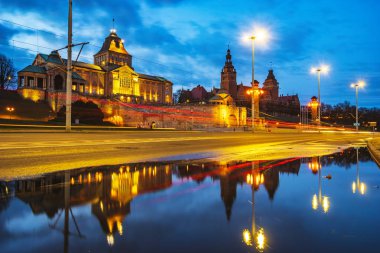 Yansıma ıslak yolda şekillendirme Szczecin anıtlar