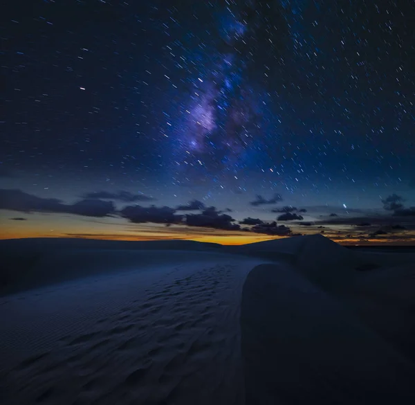Hvězdnou Noční Oblohu Nad Pouští Noční Krajina — Stock fotografie