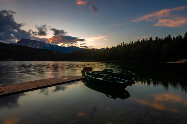 Svart sjö i Durmitor nationalpark, Zabljak, Montenegro, Euro — Stockfoto