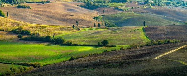 Toscana en el paisaje de otoño-Panorama —  Fotos de Stock