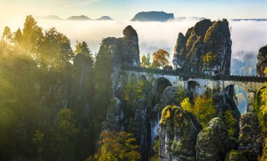 Sakson İsviçre Parkı, Bastei güzel, Puslu sabah