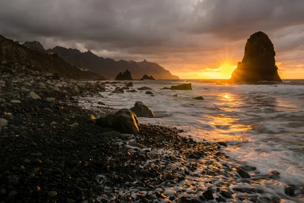 Dynamisk Och Dramatisk Solnedgång Över Benijo Stranden Teneriffa — Stockfoto