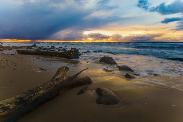 Baltık Denizi Üzerinde Dinamik Günbatımı — Stok fotoğraf
