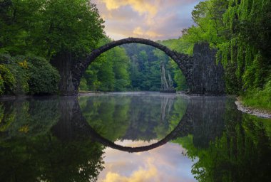 Devil's Bridge uygulamasında Saksonya Kromlau