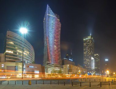 Varşova, Polonya-Aralık 2016: Gökdelenler Polonya başkentinin merkezinde