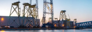 Szczecin, Polonya-Şubat 2017:factory offshore rüzgar çiftlikleri Stiglitz'e üreten