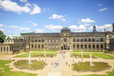 Dresden, Saxrony, Almanya-Mayıs 2017: Dres ünlü Zwinger palace