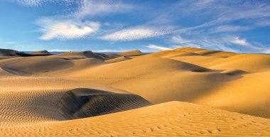 Gran Canaria ünlü doğal park Maspalomas kum tepelerine gündoğumu,
