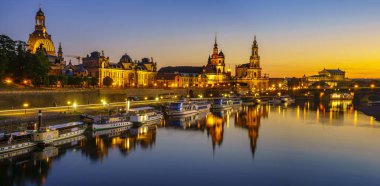Eski Şehir Dresden gece Panoraması
