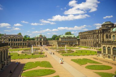 Dresden, Saxrony, Almanya-Mayıs 2017: Dres ünlü Zwinger palace