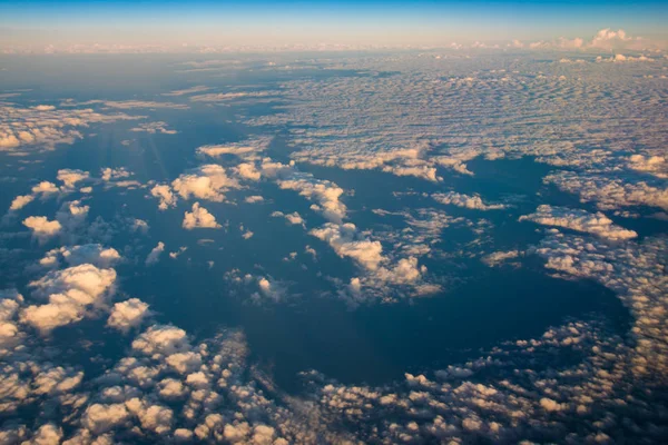 Belas Formações Nuvens Após Nascer Sol Sobre Oceano Panorama — Fotografia de Stock