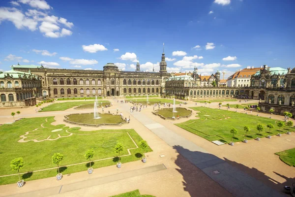 Dresden, Saxrony, Almanya-Mayıs 2017: Dres ünlü Zwinger palace