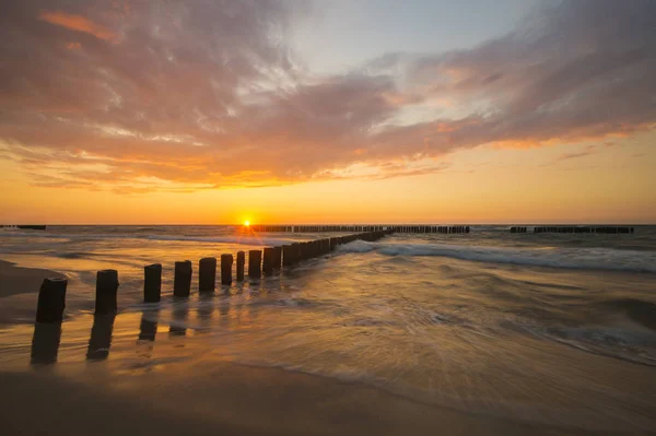 Sonnenuntergang über dem Meer Strand, Ostsee, Polen — Stockfoto