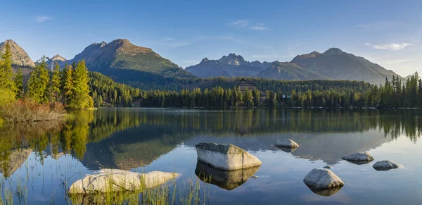 Nascer Sol Sobre Lago Montanha Nas Montanhas Tatra Eslováquia — Fotografia de Stock