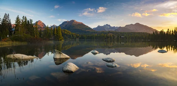 Nascer Sol Sobre Lago Montanha Nas Montanhas Tatra Eslováquia — Fotografia de Stock