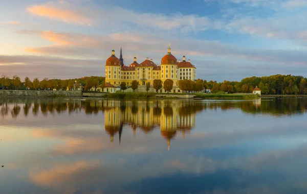 Château de Moritzburg dans une belle lumière du soir — Photo