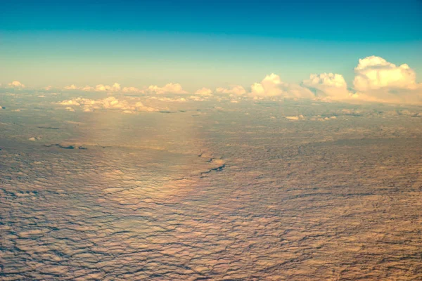 雲に見えるブロッケンの妖怪 — ストック写真