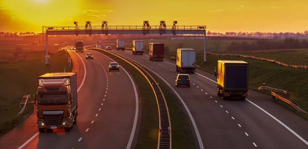 Snelweg Verkeer Zonsondergang — Stockfoto