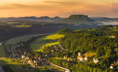 Bastei sabah gördüm Elbe Vadisi