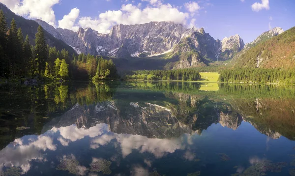 Lake Alps Laghi Fusine — стоковое фото