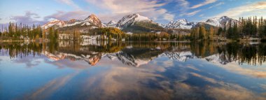 dağ gölü Strbske pleso Slovakya kış Panoraması 