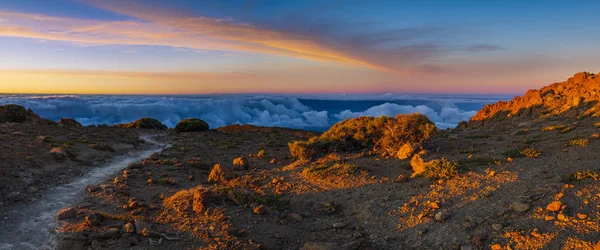 Panorama de la montagne Guajara à la lumière du soleil levant — Photo