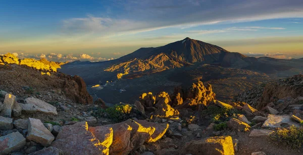 グアハラ山、テネリフェ島、スペインからのテイデ火山の眺め — ストック写真