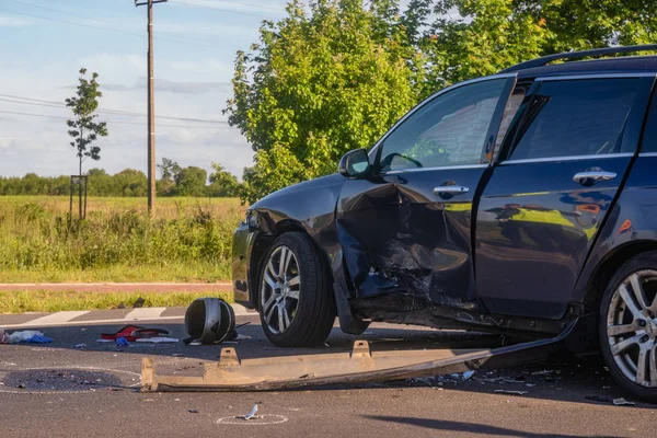 Szczecin, Polonia-maggio 2019: Auto distrutta a causa di un collis — Foto Stock