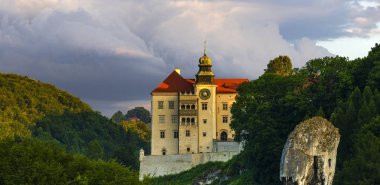 Pieskowa Skala Castle, located in Ojcowski National Park clipart
