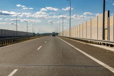  Polonya'da ekspres way ses emici ekranlar ile donatılmıştır