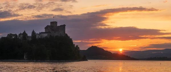 波兰尼齐察城堡的美丽日落 — 图库照片