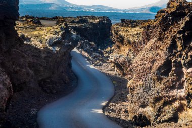 Timanfaya Milli Parkı, Lanzaro volkanlar arasında çalışan yol