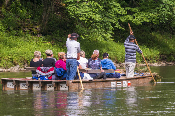 Ущелье реки Дунаец, Сромовце, Спиш, Польша - июль 201 года
