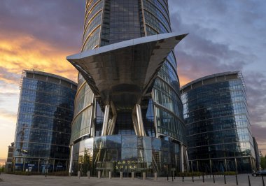 Varşova,Polonya-Nisan 2018:modern ofis binaları-Varşova kulesi, B