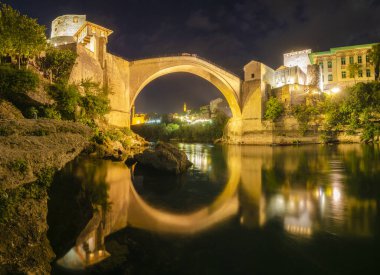 Mostar, Eski Köprü ve Akşamları Eski Şehir