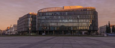 Varşova, Polonya-Kasım 2018: Metropolitan Ofis Binası 