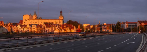 Panorama de Szczecin visible de la route d'entrée à la ville en — Photo