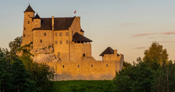 Castello Bobolice Polonia Sotto Raggi Del Sole Tramonto Castello Parte — Foto Stock