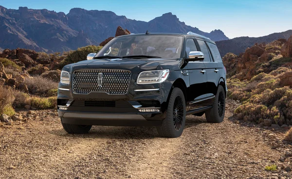 Lincoln Navigator Pustynnej Drodze — Zdjęcie stockowe