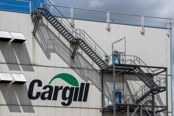 Wroclaw Polen Juli 2020 Cargill Logoet Fabriksbygningen Cargill Har Mange - Stock-foto