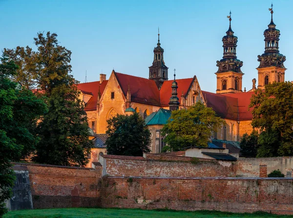 下シレジアのポーランド ルビアスにあるシトー会修道院の建物 旧ドイツ語名 Kloster Leubus — ストック写真