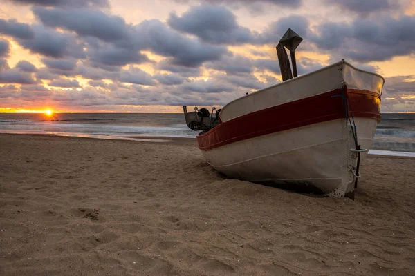 日没の海の風景 ビーチ 防波堤 — ストック写真