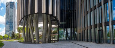 Prag, Çek Cumhuriyeti - Temmuz 2020: Pankrayna iş bölgesinde modern binalar