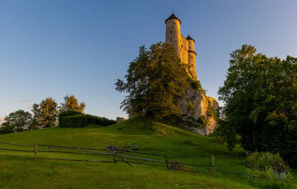 Château Bobolice Pologne Dans Les Rayons Soleil Couchant Château Fait — Photo